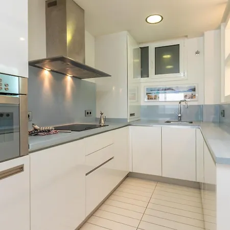 Super 2 Apartment *